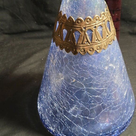 Vintage Blue Crackle Glass Decanter With Ornate Brass Detailing & Crystal Stoppe - Picture 8 of 8